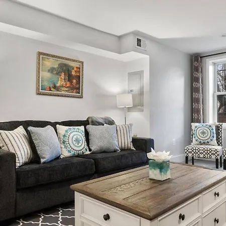 Fantastic 1-Br In The Heart Of Capitol Hill-2