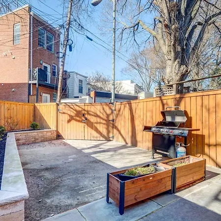 Historic H Street Corridor Townhome, Patio And Grill-3