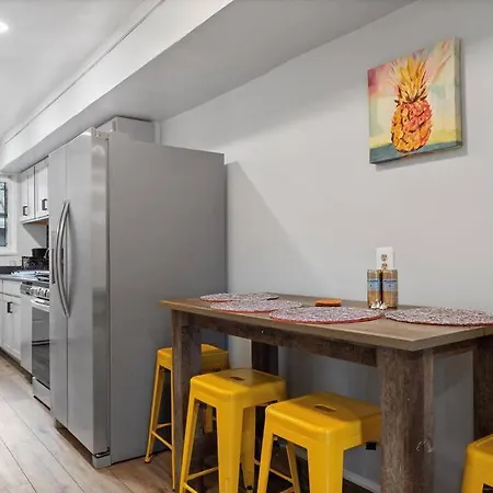 3-Br Homestay In Hip Area Of Dc-3