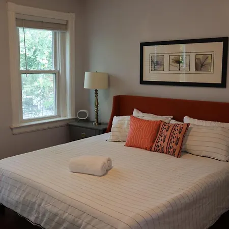 4 Bedroom Downtown Dc With Private Parking Walk Metro Nightlife-2