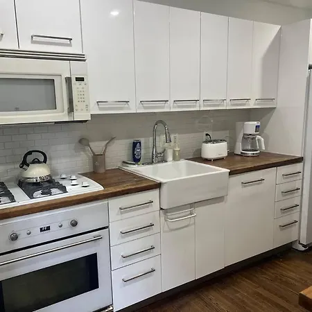 3-Bedroom House With Cute Patio Explore Dc On Foot-2