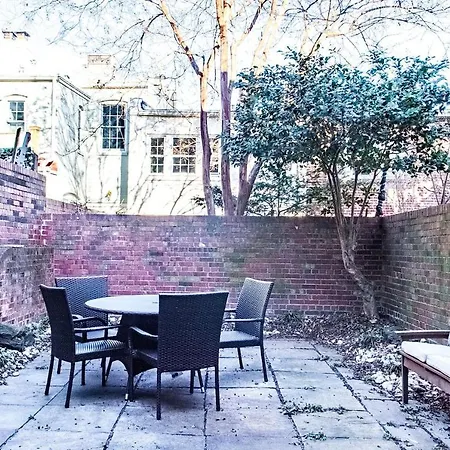 Treat Yourself To Georgetown - Dupont Circle W Backyard-2