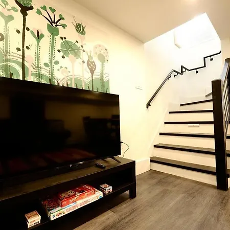 Cherry Blossom Townhouse, Easy Dc Access-2