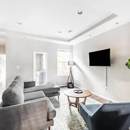 Modern 5Br Columbia Heights Townhouse-3