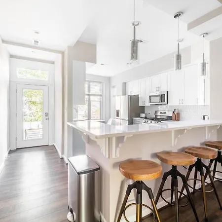 Modern 5Br Columbia Heights Townhouse-2