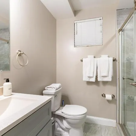 Updated 1Br Apartment In Capitol Hill-2