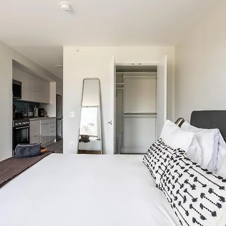 Modern Studio In The Boathouse Apts Near Dtwn Dc-2
