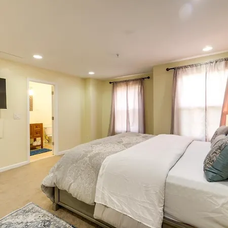 Spacious Washington, Dc, Vacation Rental With Yards!-3