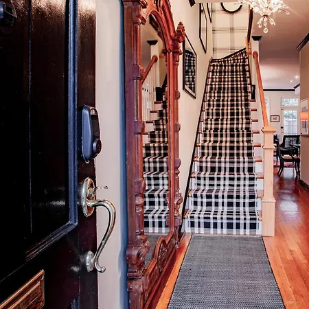 Heart Of Capitol Hill Row House Luxury & Location-2