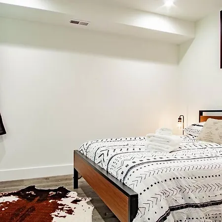 Spacious 2-Br 2-Bath 3-Blocks To H St Corridor-3
