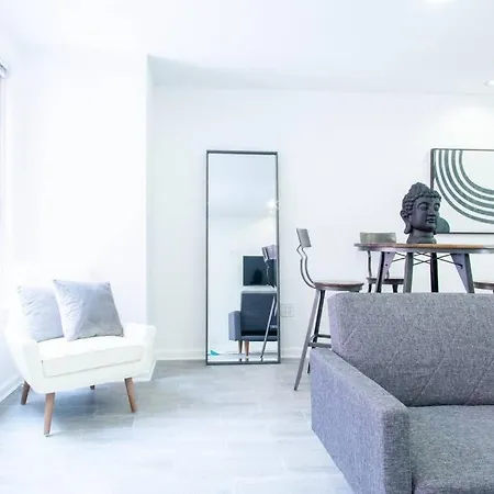 Stunning 2-Unit Rental Only Steps Away From The White House-2