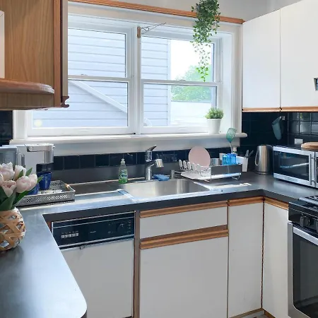 Charming 2Nd Fl Retreat, Heart Of Capitol Hill-2
