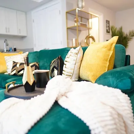 Modern 2Br/2Bth Apt With Free Parking Fast Wi-Fi-2