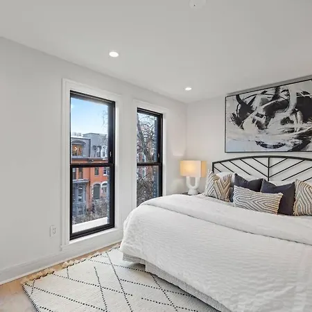 Logan Circle Penthouse And Rooftop Unit A-2