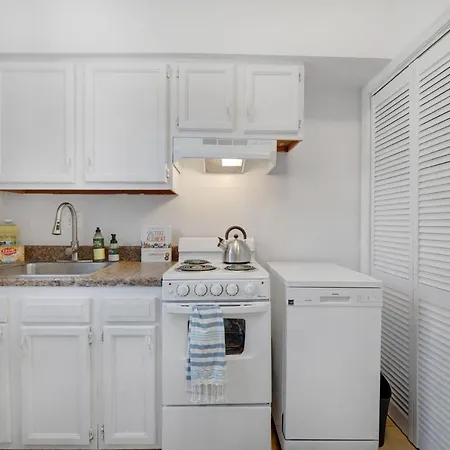 Historic Petworth Homestay-2