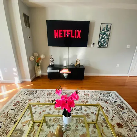 Spacious, Relaxing & Gorgeous 4Bd/4Ba House In Dc!-3