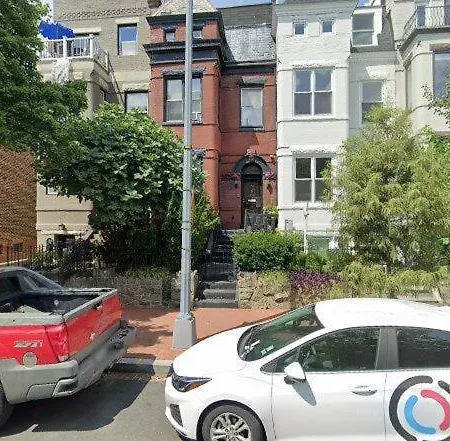 An English Gem Near Union Station-2