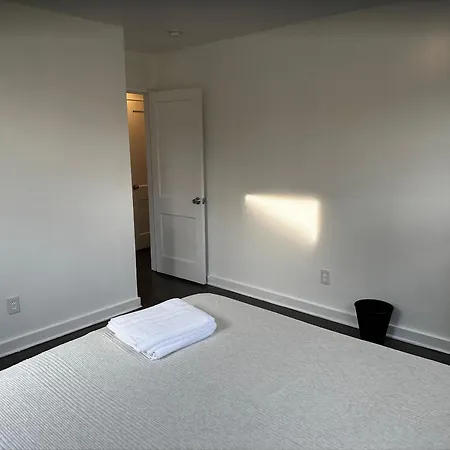 Quaint 3/2.5 Home In Fort Dupont-3