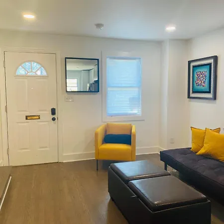Quaint 3/2.5 Home In Fort Dupont-2