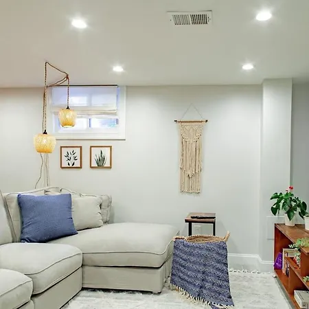 Private 1-Br Dc Residential-Style Stay Parking-2