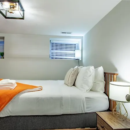 2-Br Petworth Pad Walk To Metro Subway-3