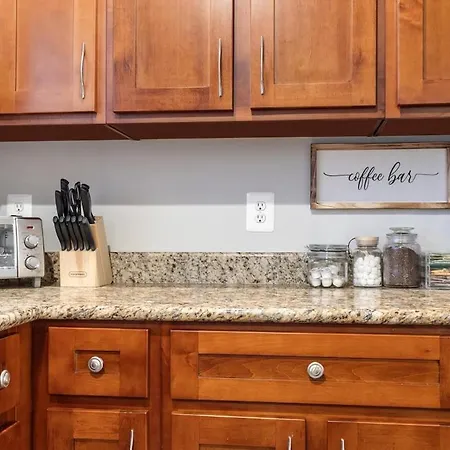 Exceptional 4-Br Homestay Near Rock Creek Park-3