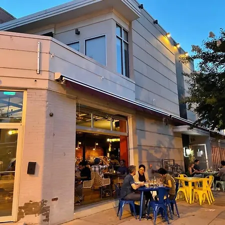Luxe 2Bd2Ba Townhouse In Hip Area - Near Metro-2