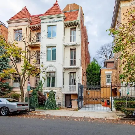 Luxe Kalorama 5-Br Townhome Close To Dupont Circle-2