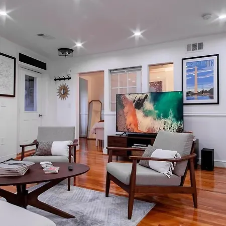 Fancy 1-Br In Central Location Parking Available-3