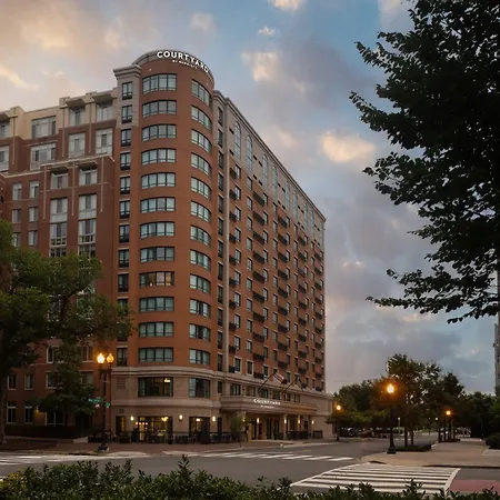 Courtyard By Marriott Washington Capitol Hill/Navy Yard-3