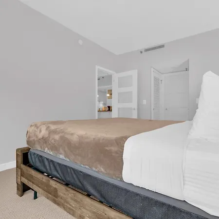 Heaven On Washington Fully Furnished Apartments-2