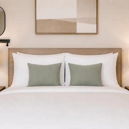 Global Luxury Suites At Georgetown-3