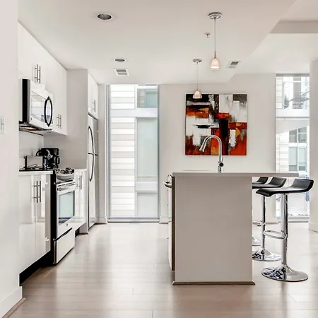 Global Luxury Suites At Chinatown-2