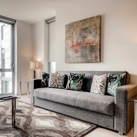 Global Luxury Suites At Chinatown-3