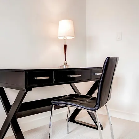 Global Luxury Suites At Chinatown-3