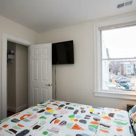 3-Min Walk To Petworth Metro Station ;10 Mins To Convention Center: Private Cozy And Quiet Bedroom And Bathroom-2
