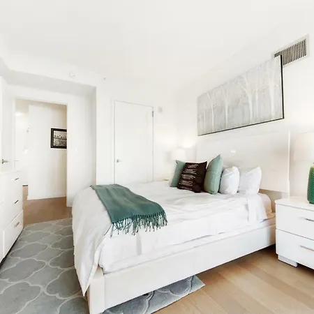 Global Luxury Suites At The Wharf-3