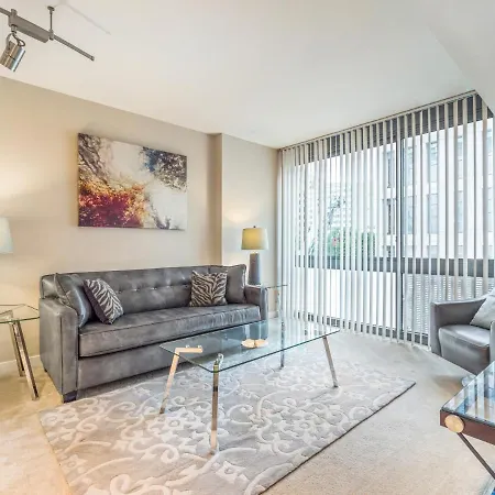 Global Luxury Suites At The National Mall-3