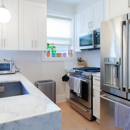 ** Suite Dreams On The Rox ** Elegant & Private-2
