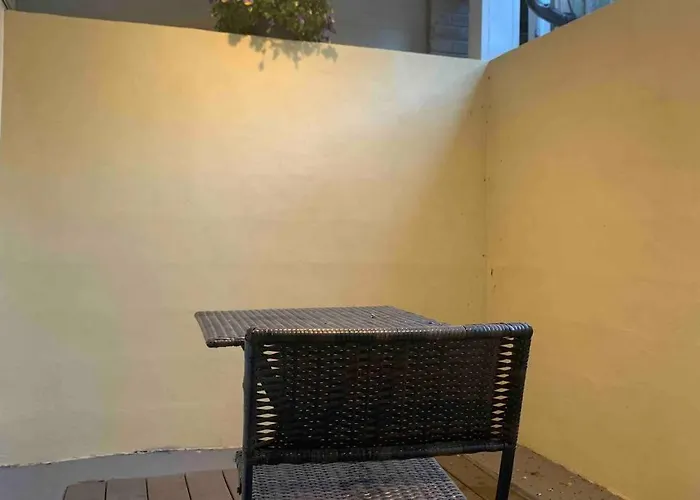 Urban Oasis 3 Bedrooms 2 And Half Baths Queen Sofa Bed In Living Room And Free Parking