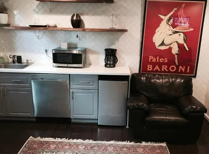 Dc W Street Suite - Parking Included