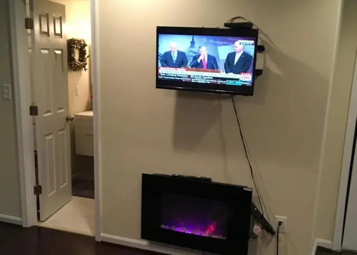 Dc W Street Suite - Parking Included