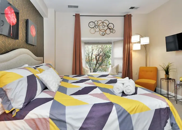 Beautiful Fully Furnished 2Br King Beds