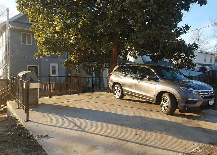 4Br 2 Full Bath Sleeps 10 Large Yard 2 Cars