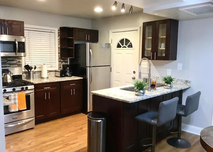 Spacious House Sleeps 5