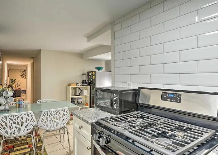 Modern Dc Getaway Less Than 1 Mile To The Subway!