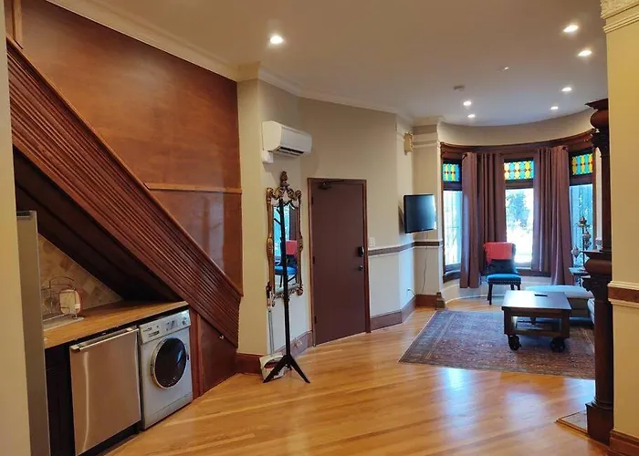 Dupont/Logan Circle Historic One Bedroom