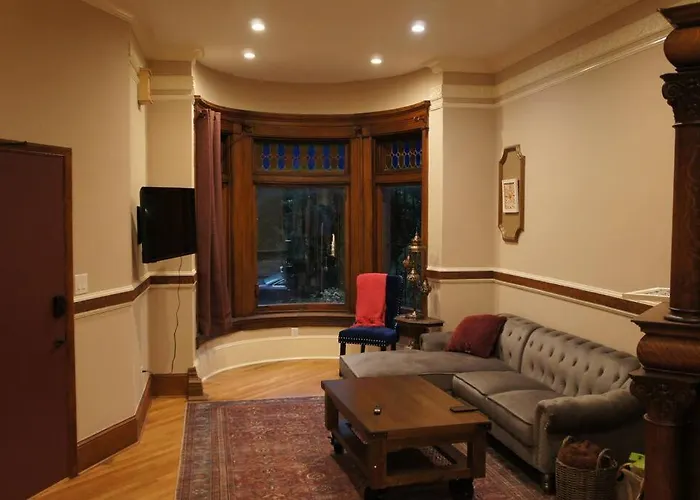 Dupont/Logan Circle Historic One Bedroom