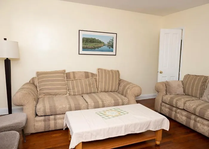 Spacious 2 bedroom apartment Washington