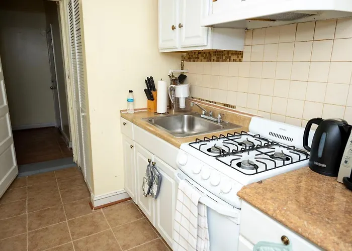 Spacious 2 bedroom apartment Washington